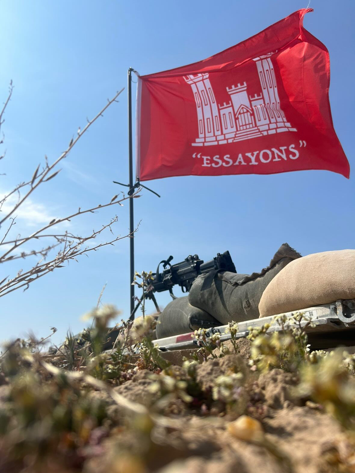 Essayons Flag