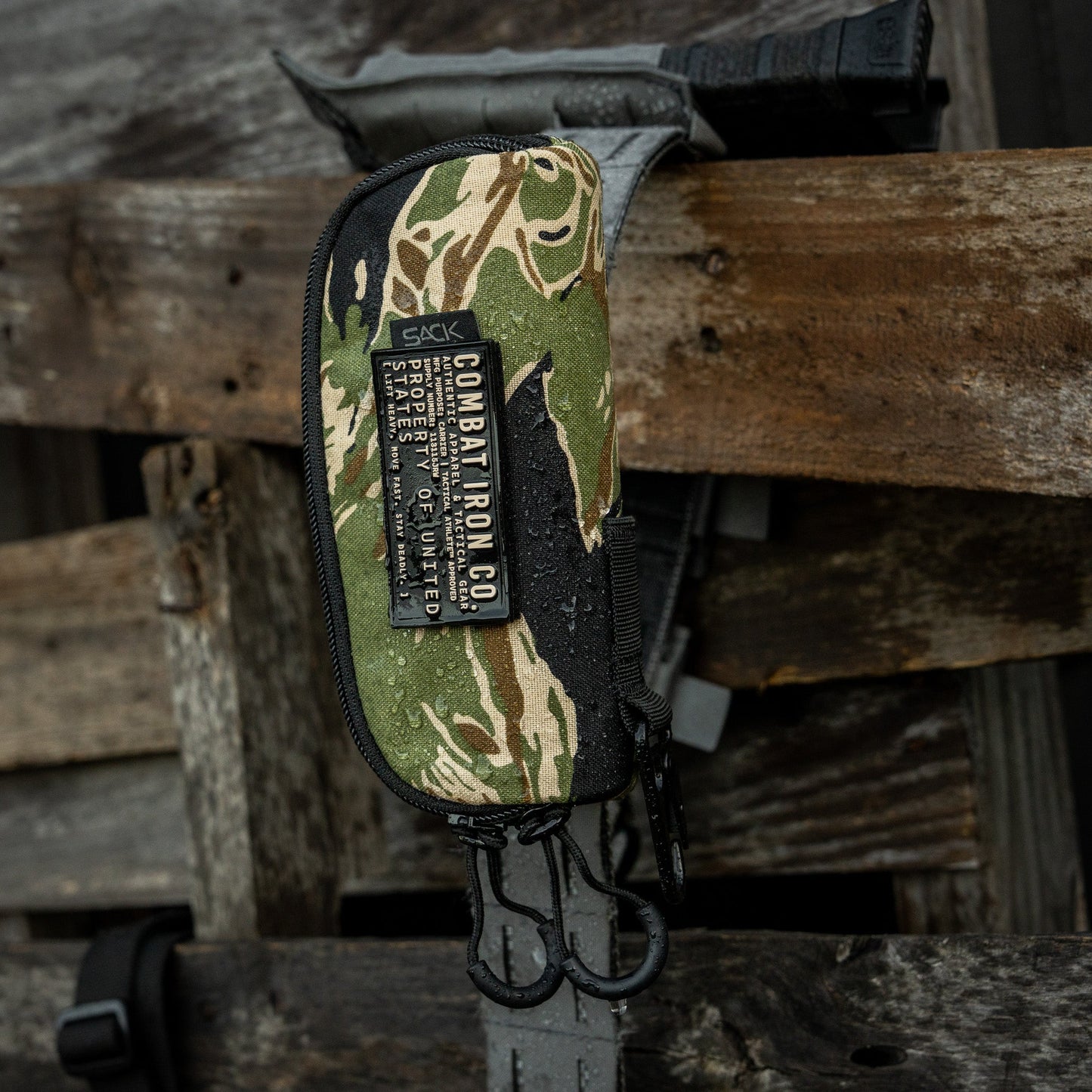 Tactical Molle Sunglasses Carrier + pvc patch