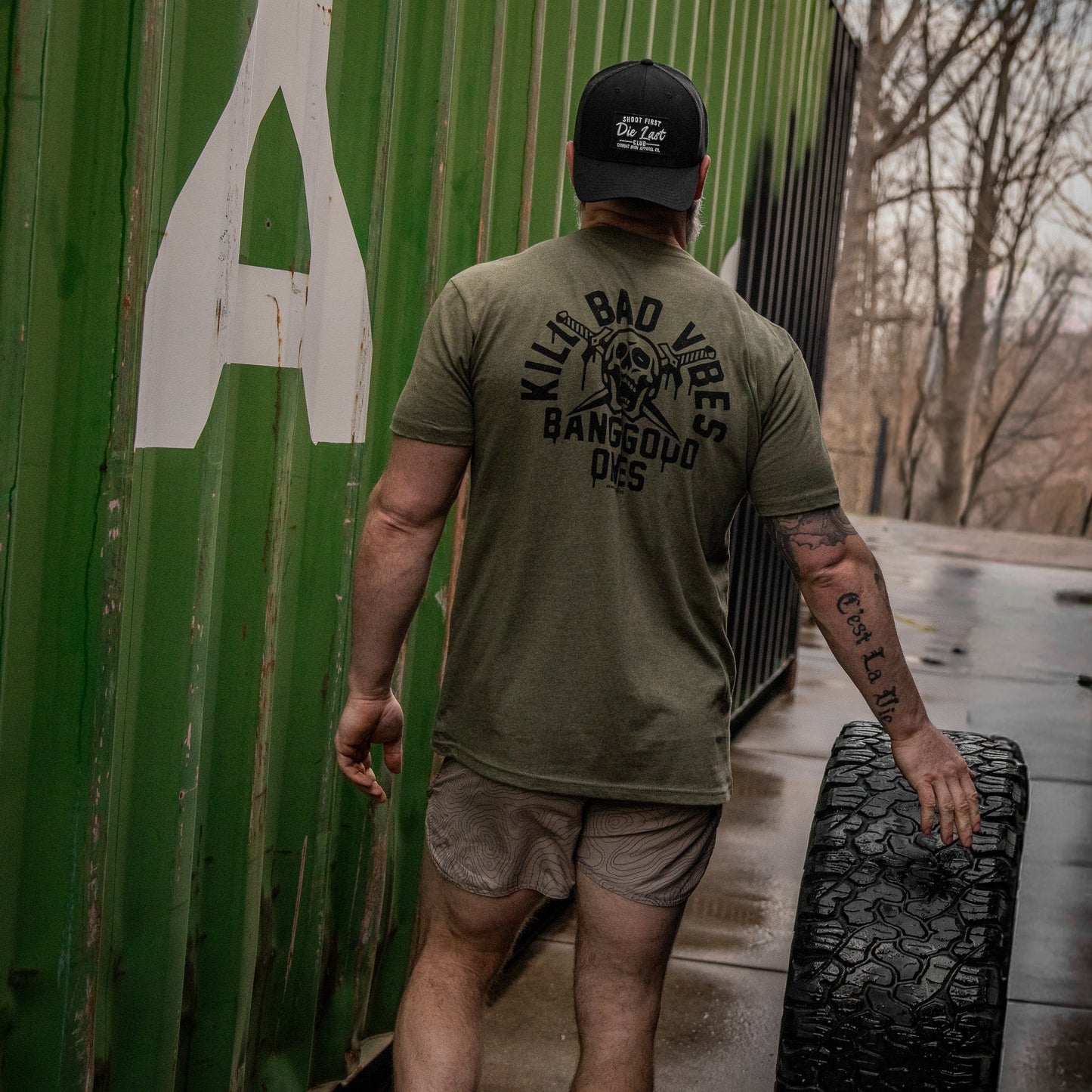 Kill Bad Vibes. Bang Good Ones Skull Men's T-Shirt