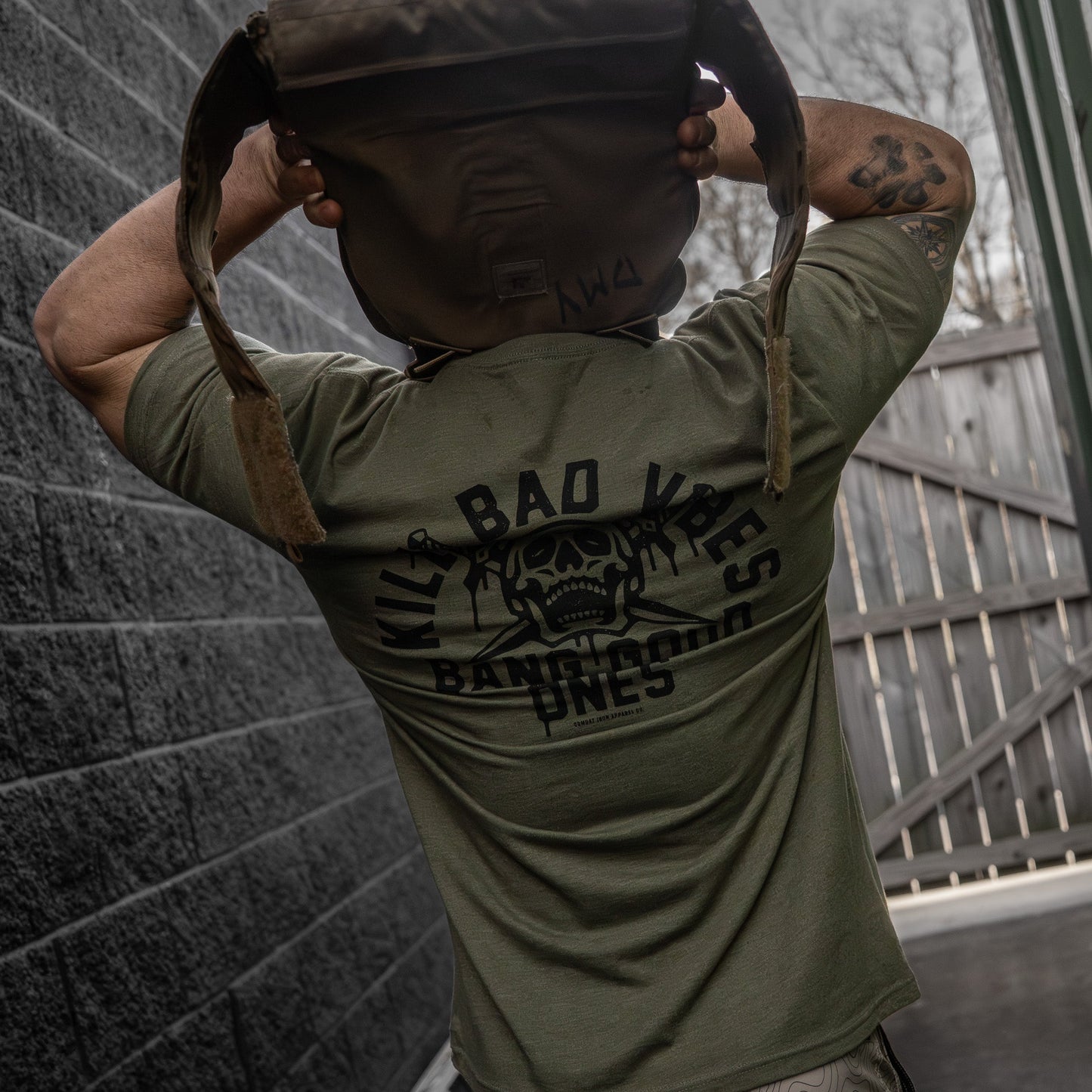 Kill Bad Vibes. Bang Good Ones Skull Men's T-Shirt