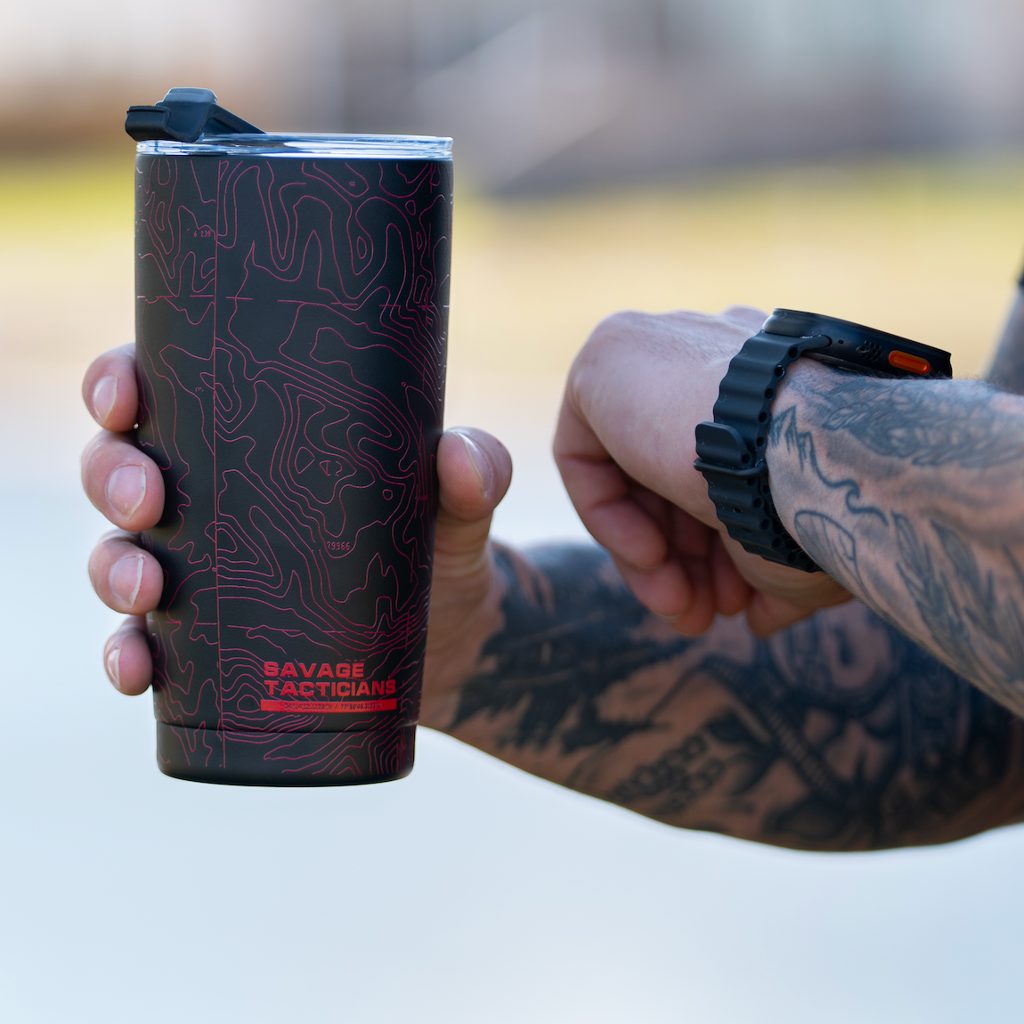 Topo 20 oz Black/Red Tumbler WETSU Company Topo 20 oz Black/Red Tumbler WETSU Company