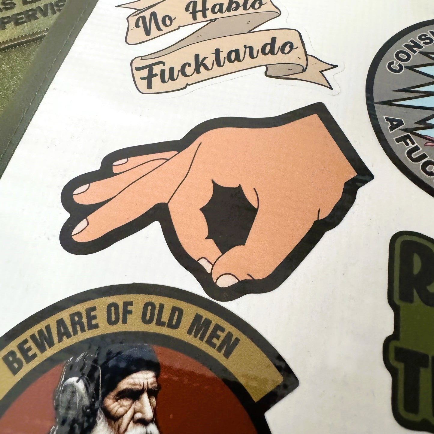 STICKER - Gotcha Circle Fingers - If you look you get hit! -  3"