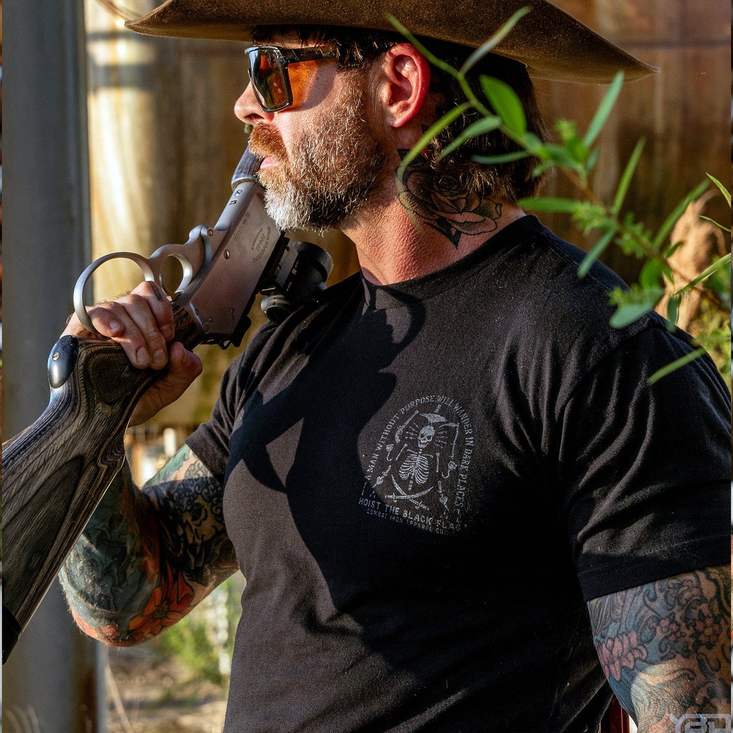 Hoist the Black Flag Skull & Bones Men's T-Shirt